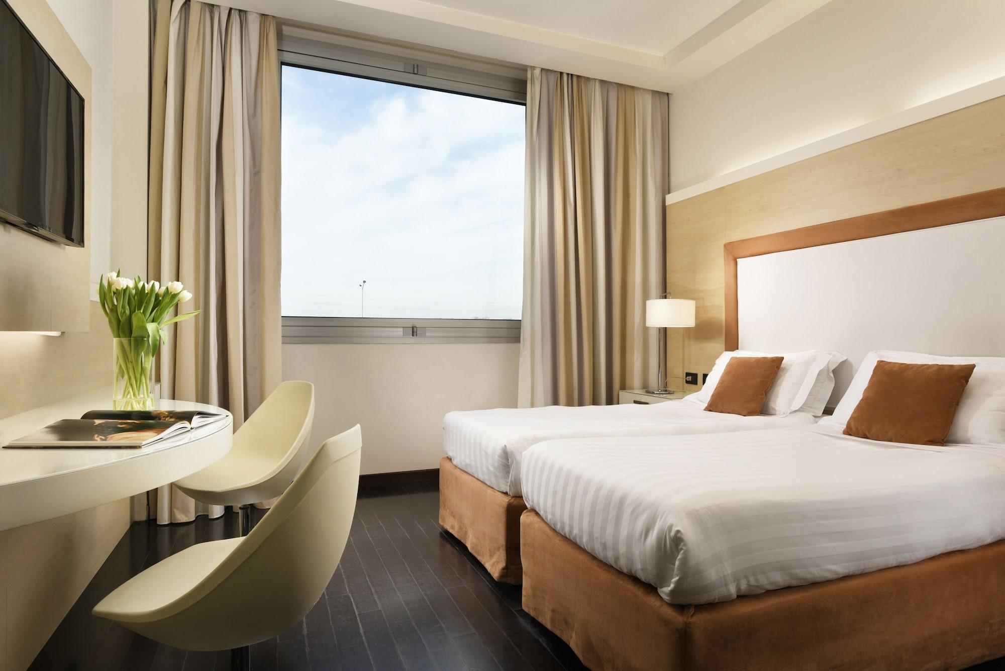 מאנטובה Hotel La Favorita מראה חיצוני תמונה