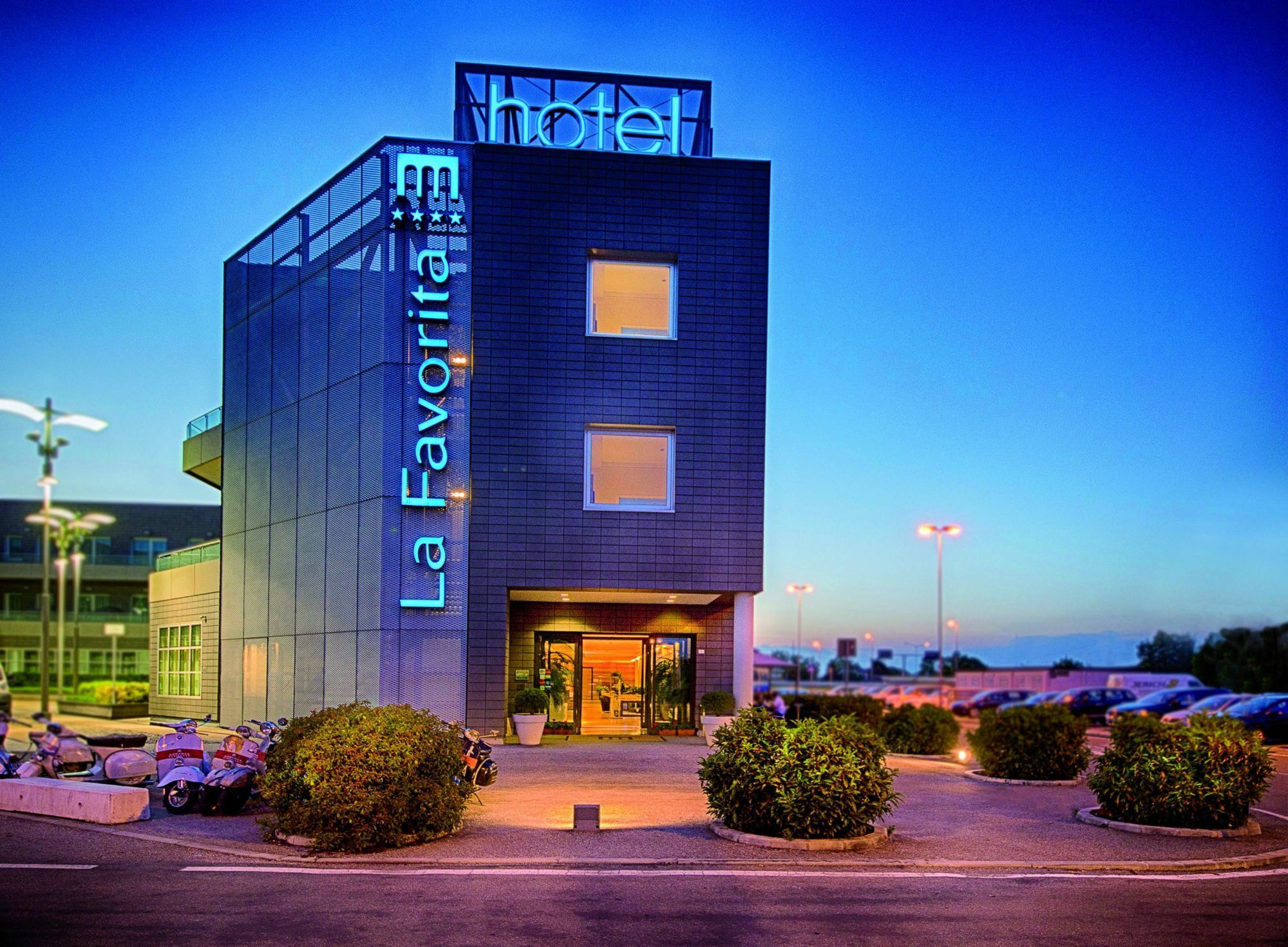 מאנטובה Hotel La Favorita מראה חיצוני תמונה